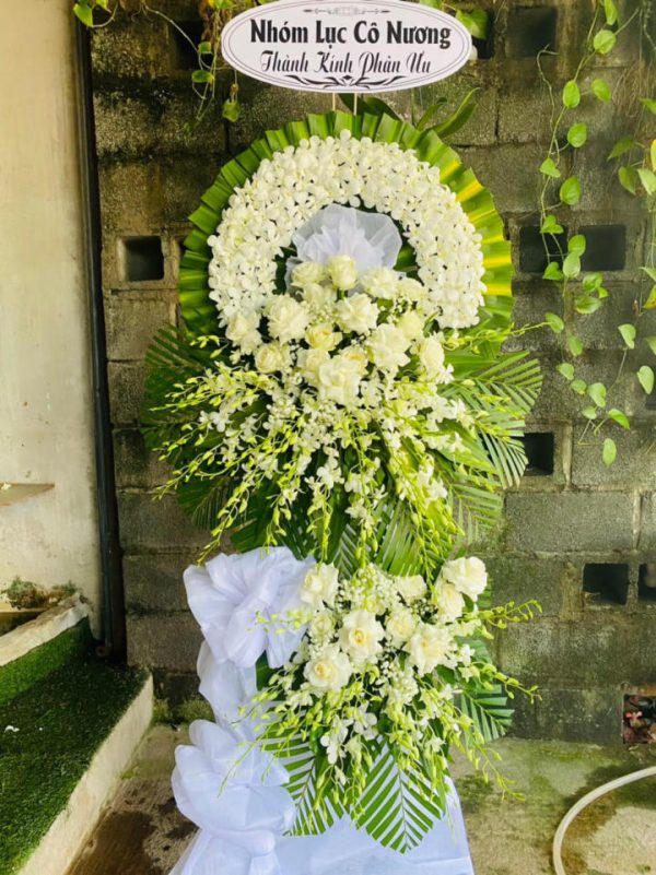 Kệ hoa viếng đẹp, kệ hoa viếng, kệ hoa tang lễ, hoa tang lễ đẹp