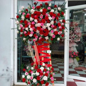 Kệ hoa hồng khai trương, kệ hoa khai trương đẹp, kệ hoa khai trương, mẫu hoa khai trương