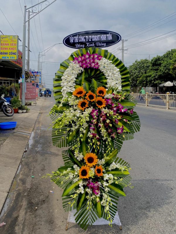 Kệ hoa viếng đẹp, kệ hoa viếng, kệ hoa tang lễ, hoa tang lễ đẹp