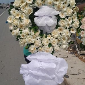 Kệ hoa viếng đẹp, kệ hoa viếng, kệ hoa tang lễ, hoa tang lễ đẹp