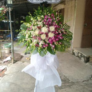 Kệ hoa viếng đẹp, kệ hoa viếng, kệ hoa tang lễ, hoa tang lễ đẹp