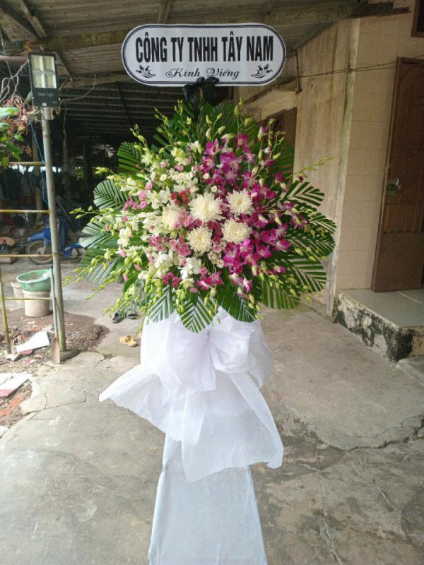 Kệ hoa viếng đẹp, kệ hoa viếng, kệ hoa tang lễ, hoa tang lễ đẹp