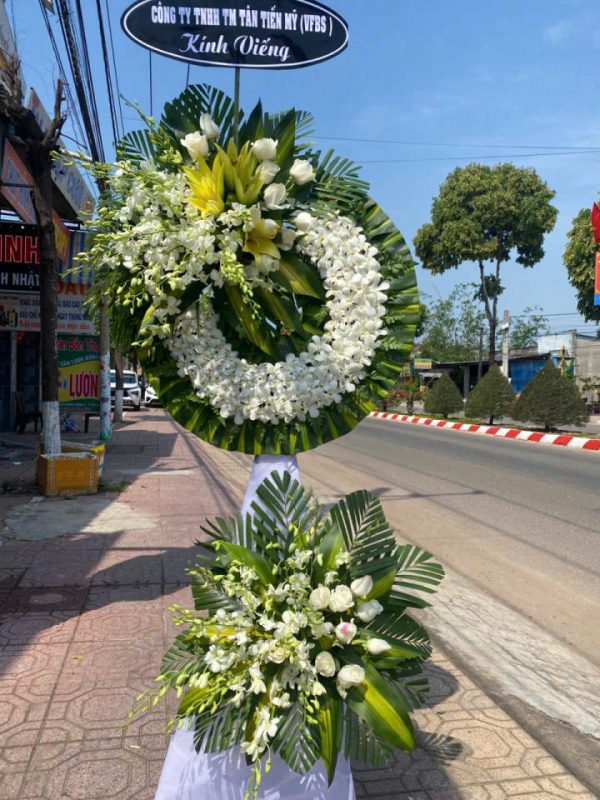 Kệ hoa viếng đẹp, kệ hoa viếng, kệ hoa tang lễ, hoa tang lễ đẹp