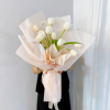 Bó hoa tulip trắng