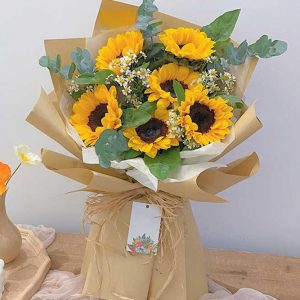 Bó hoa hướng dương cho kỷ yếu