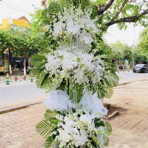 Kệ hoa viếng đẹp, kệ hoa viếng, kệ hoa tang lễ, hoa tang lễ đẹp