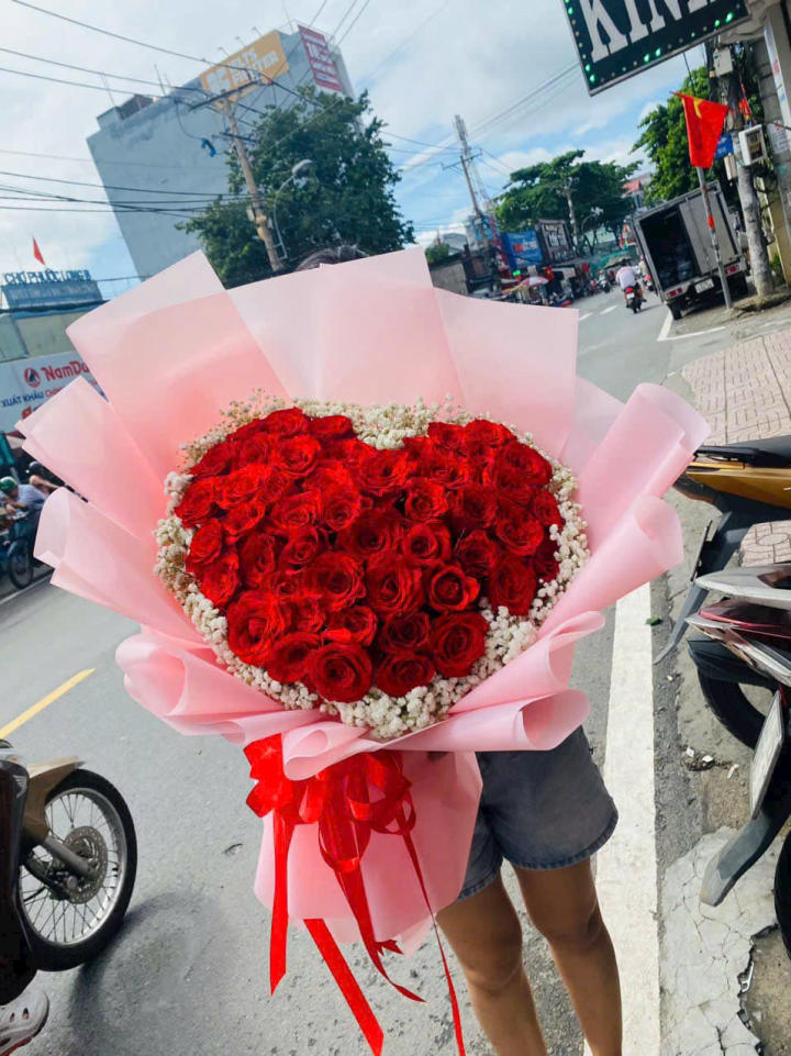 Bó hoa hồng hình trái tim