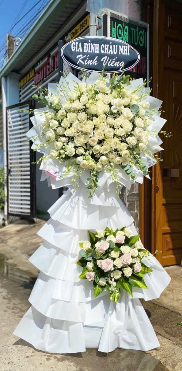 Kệ hoa viếng đẹp, kệ hoa viếng, kệ hoa tang lễ, hoa tang lễ đẹp