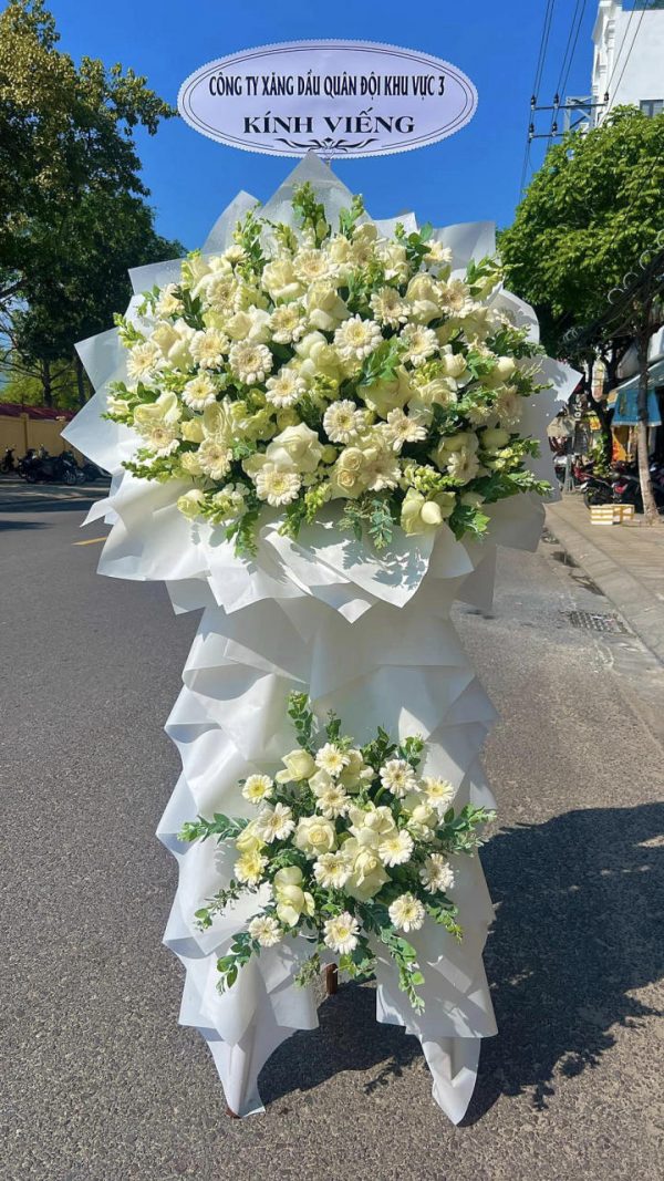 Kệ hoa viếng đẹp, kệ hoa viếng, kệ hoa tang lễ, hoa tang lễ đẹp