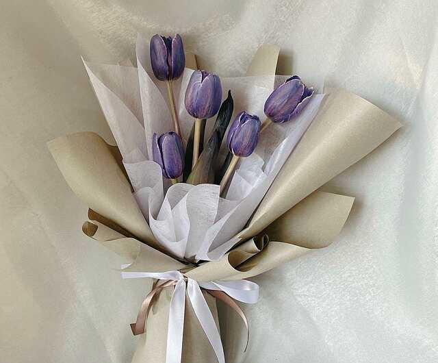 Bó hoa tulip tím