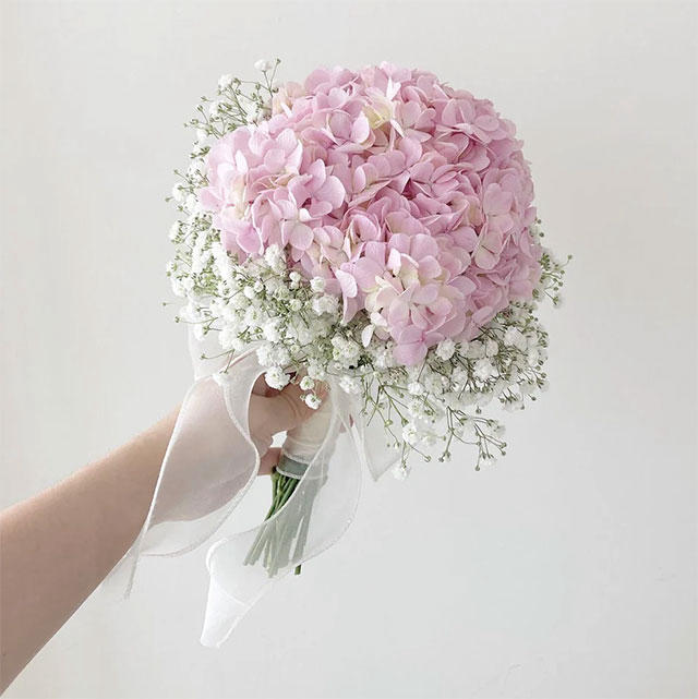Bó hoa cưới cẩm tú cầu