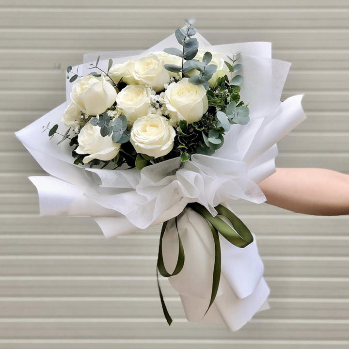 Bó hoa hồng trắng