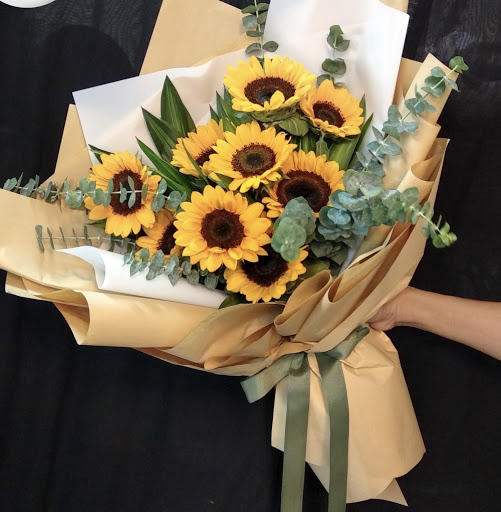 Bó hoa hướng dương cho kỷ yếu