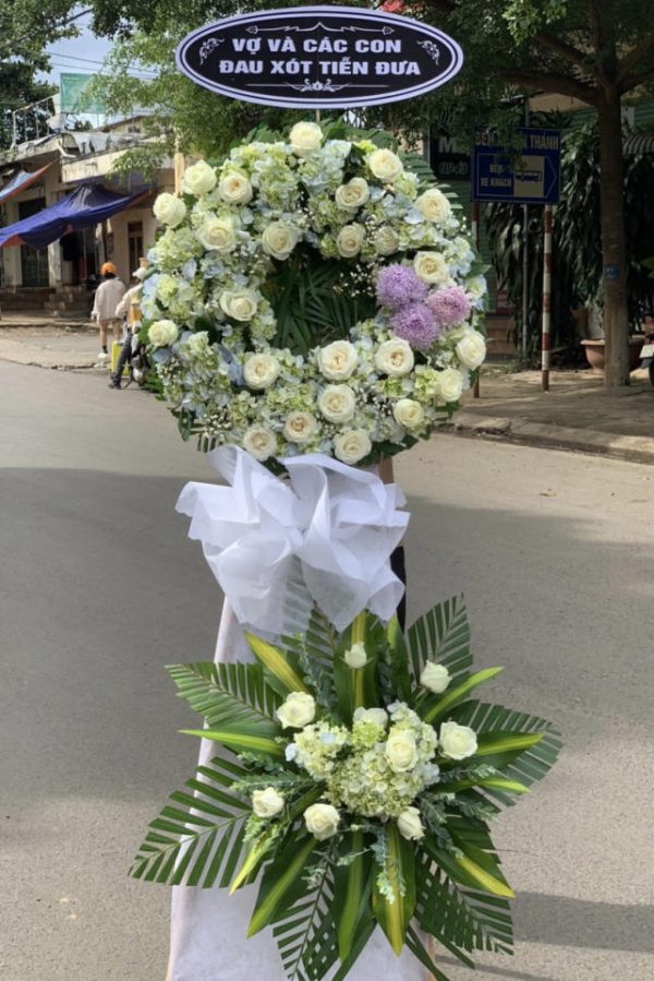 Kệ hoa viếng đẹp, kệ hoa viếng, kệ hoa tang lễ, hoa tang lễ đẹp