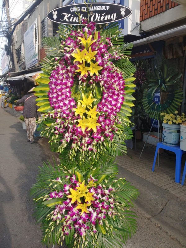 Kệ hoa viếng đẹp, kệ hoa viếng, kệ hoa tang lễ, hoa tang lễ đẹp