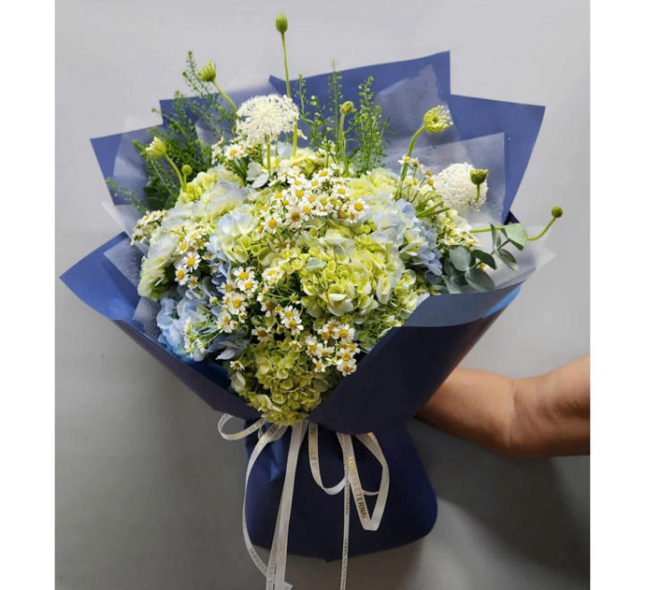 Bó hoa cẩm tú cầu xanh lá