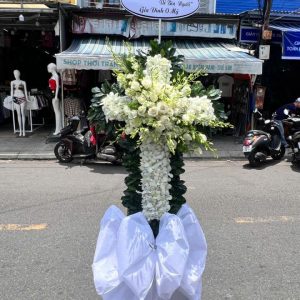 Kệ hoa viếng đẹp, kệ hoa viếng, kệ hoa tang lễ, hoa tang lễ đẹp