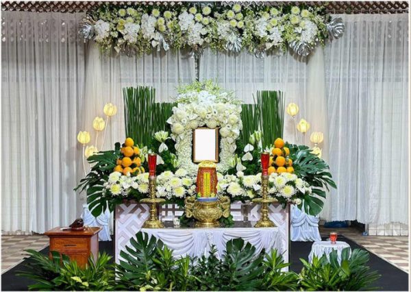 Hoa bàn thờ đám tang, hoa bàn thờ đám tang đẹp. hoa bàn thờ đám tang sang trọng