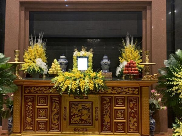 Hoa bàn thờ đám tang, hoa bàn thờ đám tang đẹp. hoa bàn thờ đám tang sang trọng