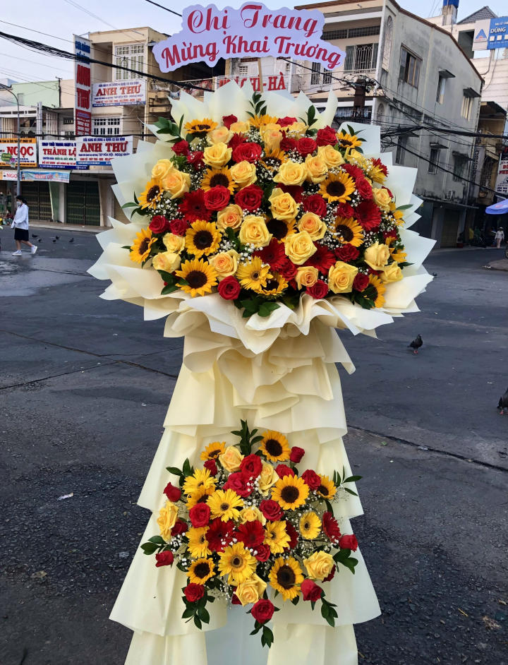 hoa khai trương đẹp, lẳng hoa khai trương, kệ hoa khai trương