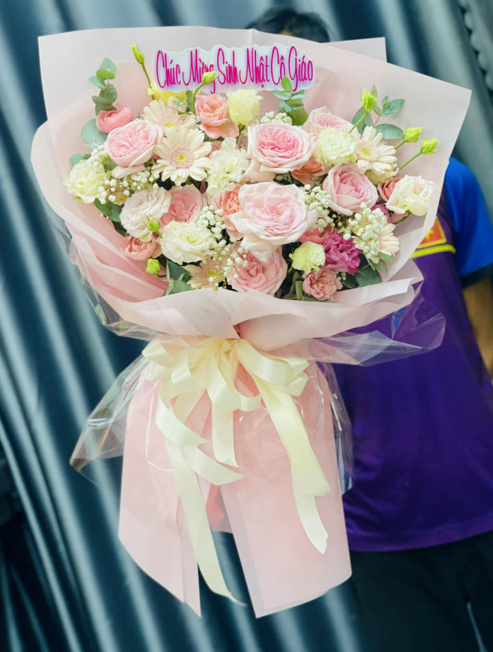 Bó hoa 27/2 tinh tế gửi lời tri ân đội ngũ y bác sĩ