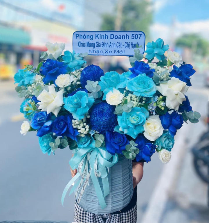 Giỏ hoa 27/2 nhẹ nhàng, phù hợp môi trường y tế