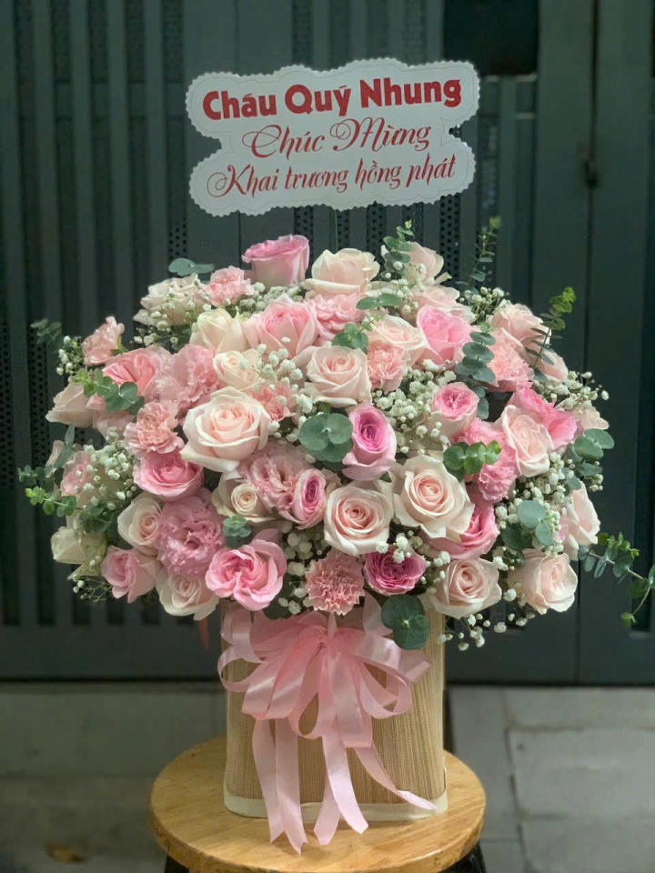 Lẵng hoa chúc mừng Ngày Thầy thuốc Việt Nam 27/2 sang trọng