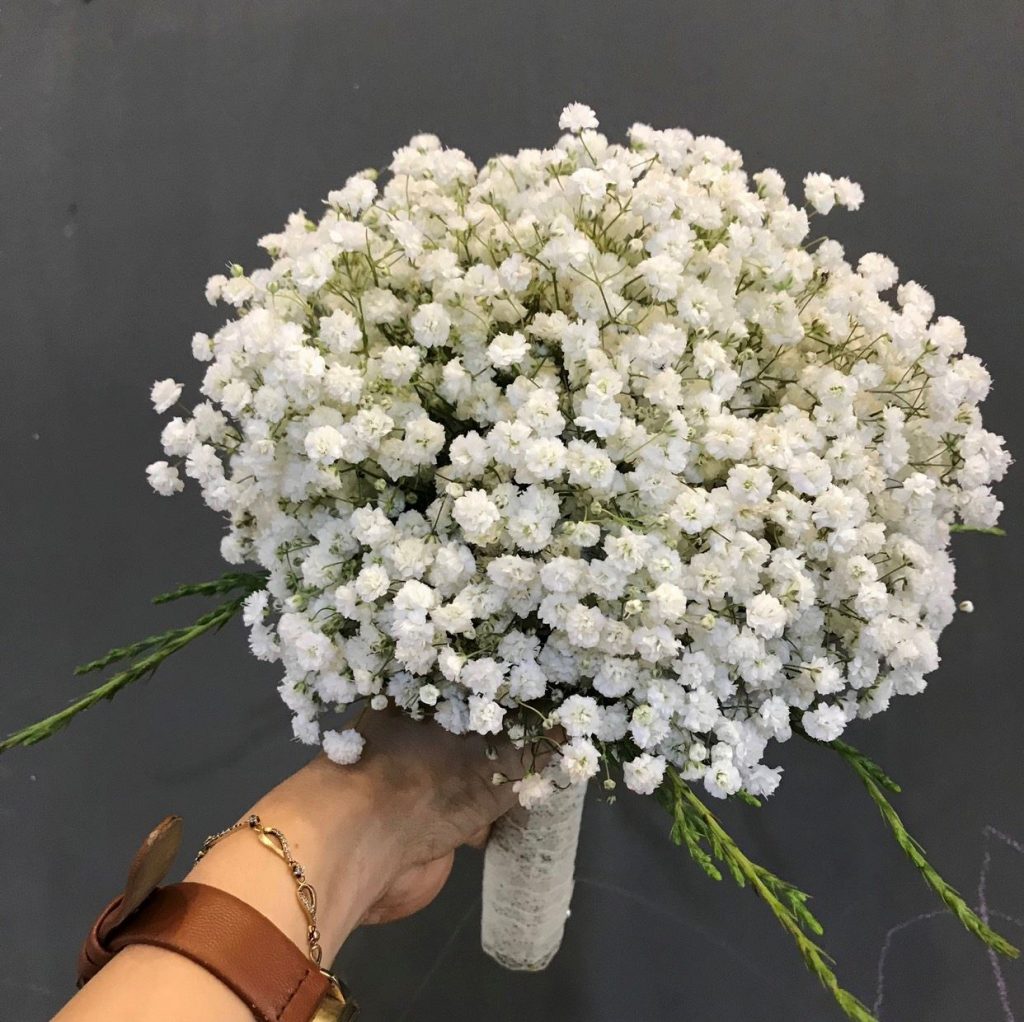 Bó hoa cưới baby nhẹ nhàng mang vẻ đẹp lãng mạn