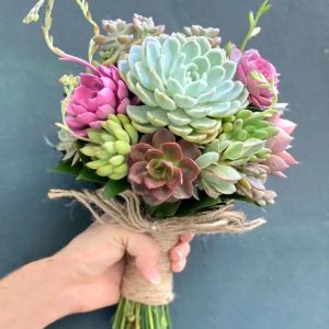 bó hoa cưới bằng sen đá​