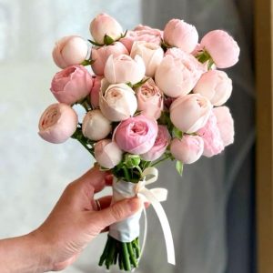 bó hoa cưới mẫu đơn​
