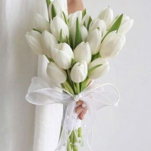 bó hoa cưới tulip trắng