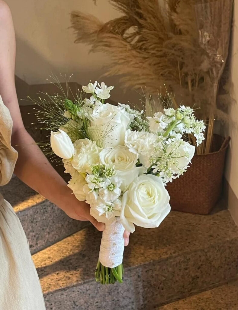 Bó Hoa Cưới Phi Yến Trắng Thanh Lịch Và Tinh Khôi