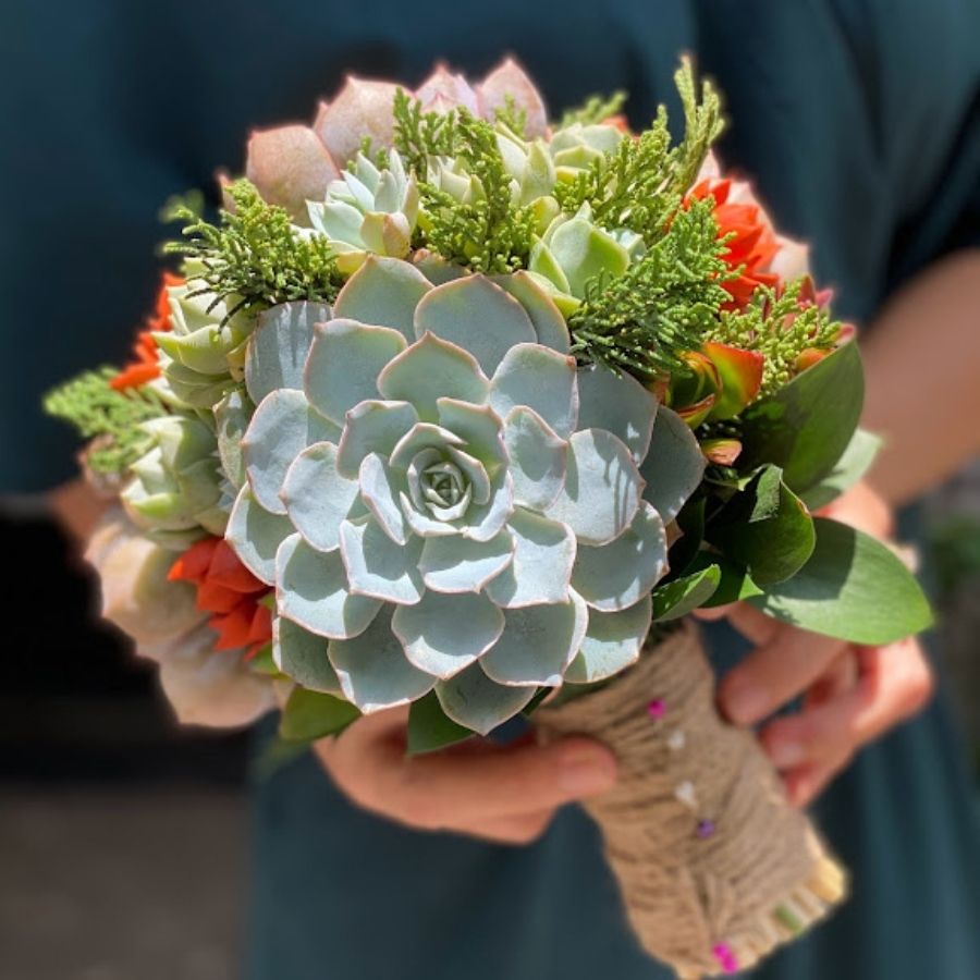 Bó Hoa Cưới Sen Đá Hiện Đại Và Tinh Tế