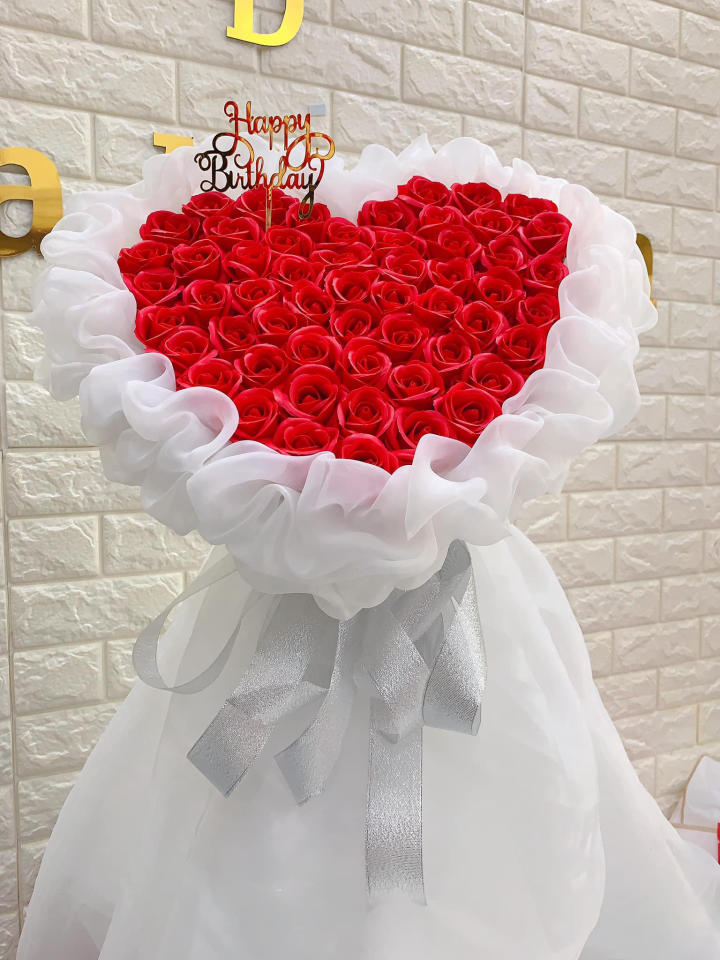 Bó Hoa Sáp 50 Bông Sang Trọng Và Đẳng Cấp