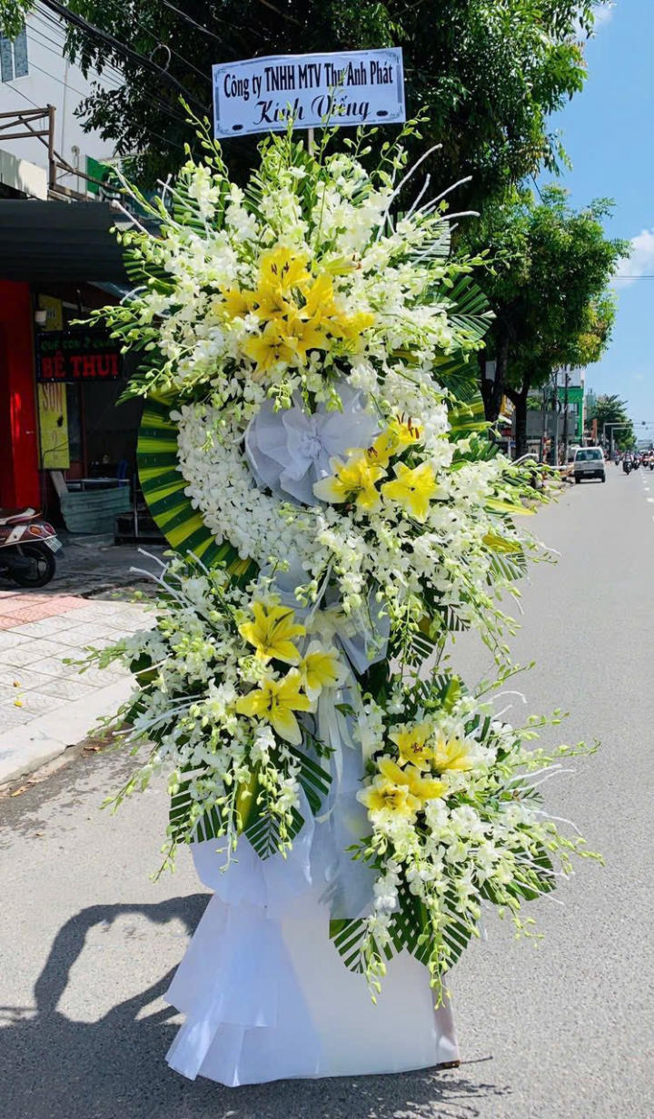 Kệ Hoa Đám Tang Kính Viếng Thành Kính